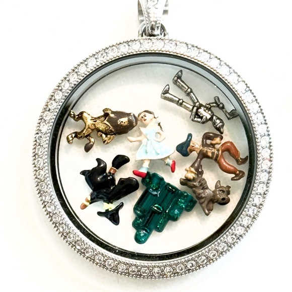 Wizard of Oz Dorothy and Friends Locket with Charms Wicked - Picture 1 of 2